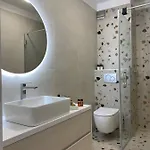 شقة Luris